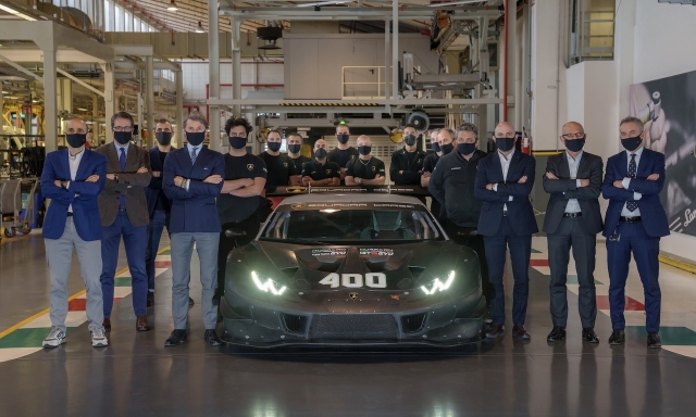 La Lamborghini Huracán SC numero 400 esce dalla linea di produzione a Sant’Agata Bolognese