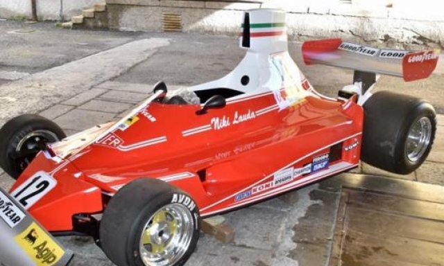 La replica Ferrari sequestrata