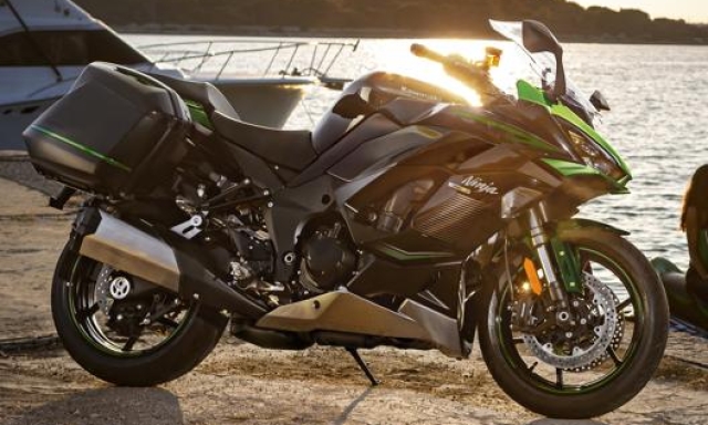 La Kawasaki Ninja 1000 SX continua a puntare su sportività e comfort