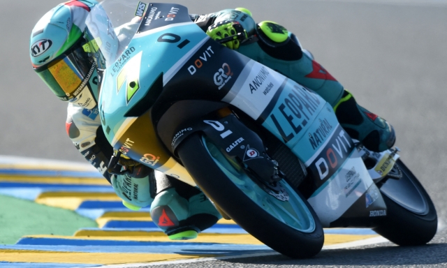 Honda Leopard Racing's Italian rider Dennis Foggia competes in the 1st free practice session of the French Moto3 ahead of the French Moto Grand Prix, at the Bugatti circuit in Le Mans, northwestern France, on May 13, 2022. (Photo by JEAN-FRANCOIS MONIER / AFP)