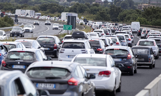 Previsioni traffico ponte del 1° maggio 2026: tutti i bollini del weekend