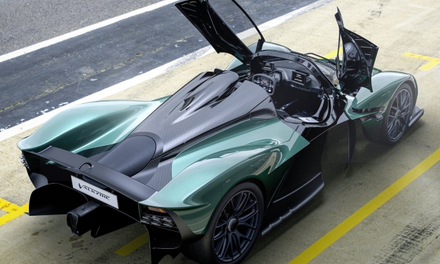 La nuova Aston Martin Valkyrie Spider 2022