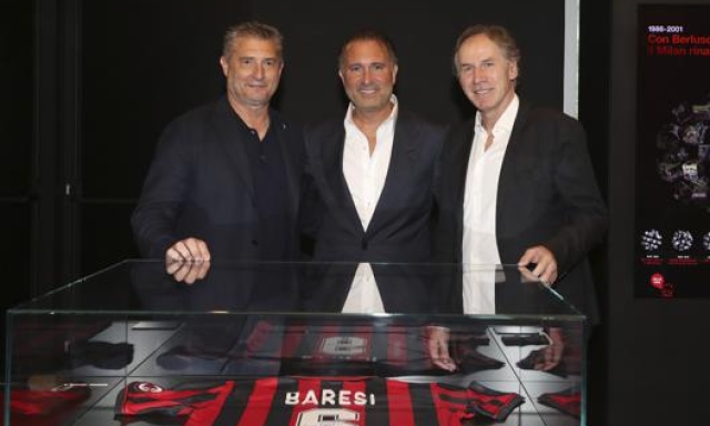 In Australia, il minuto di silenzio del Milan davanti alla 6. Cardinale: "Sempre con noi"