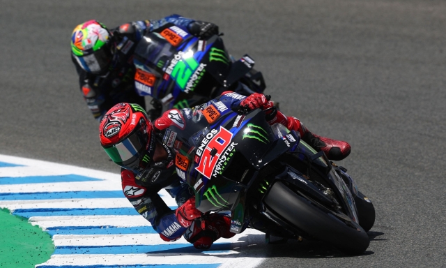 Yamaha French rider Fabio Quartararo (Front) rides ahead of Yamaha Italian rider Franco Morbidelli rides during the second practice session of the MotoGP Spanish Grand Prix at the Jerez racetrack in Jerez de la Frontera on April 28, 2023. (Photo by PIERRE-PHILIPPE MARCOU / AFP)