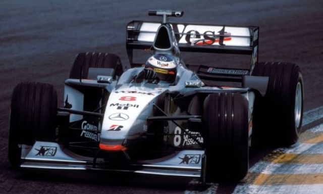 La McLaren MP4/13 di Mika Hakkinen
