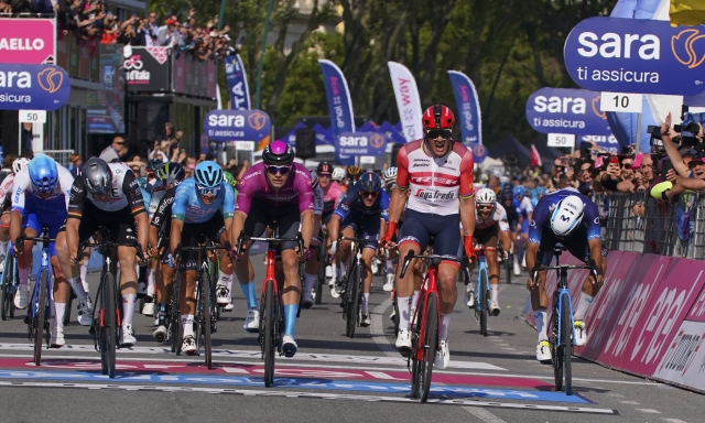 Giro d'Italia 2023 - 106th Edition - 6th stage Napoli - Napoli 164 km - 11/05/2023 - Mads Pedersen (DEN - Trek - Segafredo) - Jonathan Milan (ITA - Bahrain - Victorious) - Pascal Ackermann (GER - UAE Team Emirates) - photo Massimo Fulgenzi/SprintCyclingAgency©2023