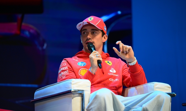 Leclerc, bagno di folla a Trento: "Il mio obiettivo è vincere il Mondiale con la Ferrari"