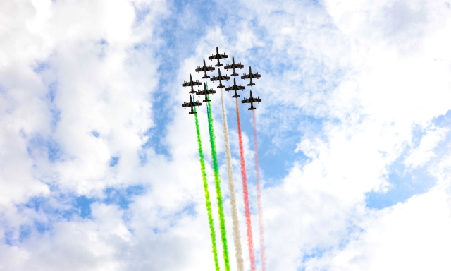 Il volo delle Frecce Tricolori sul cielo di Trento