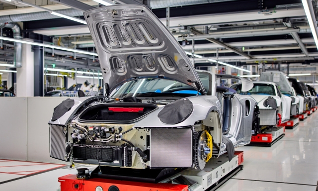 Mega casting: le presse cambiano la produzione di auto