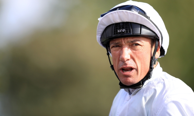 Grave incidente stradale per Frankie Dettori: il mitico fantino italiano ha diverse costole rotte