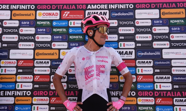 Carapaz fermato da una cisti, salterà il Giro d'Italia