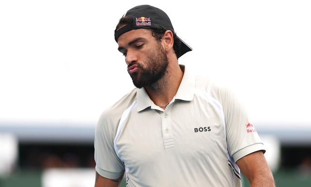 Berrettini, ancora un problema agli addominali: si ritira dall'Australian Open