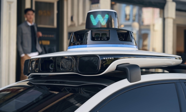 I robotaxi Waymo hanno un grosso problema con gli scuolabus