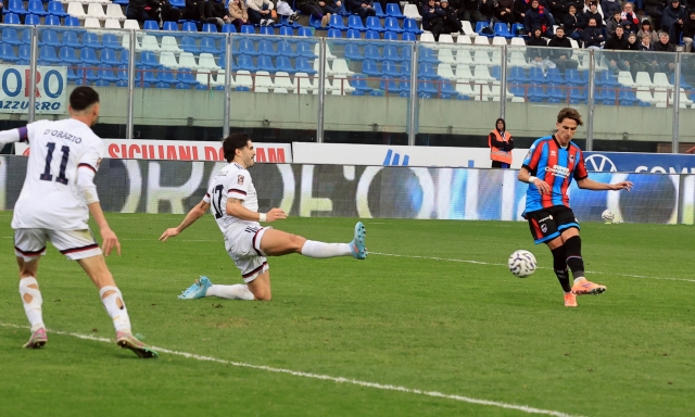 Arezzo sempre più in testa: ora è a +7 sul Ravenna. Il Catania aggancia il Benevento in vetta