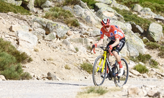 Vingegaard, che paura! Cade a 45 all’ora in allenamento a Malaga, ma la Visma rassicura: "Sta bene"