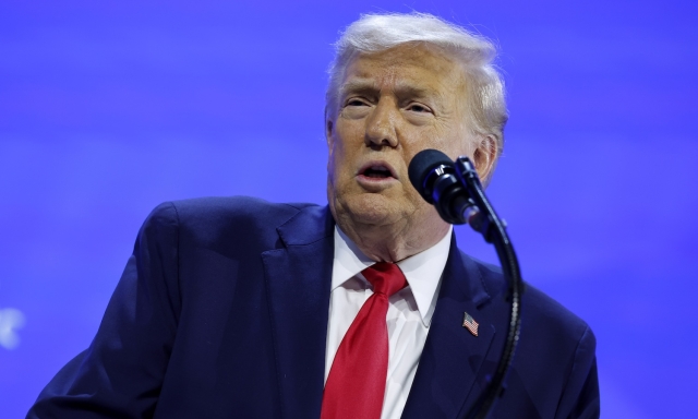 "Uno show disgustoso", "Sei un perdente": dal Super Bowl ai Giochi, Trump ne ha per tutti