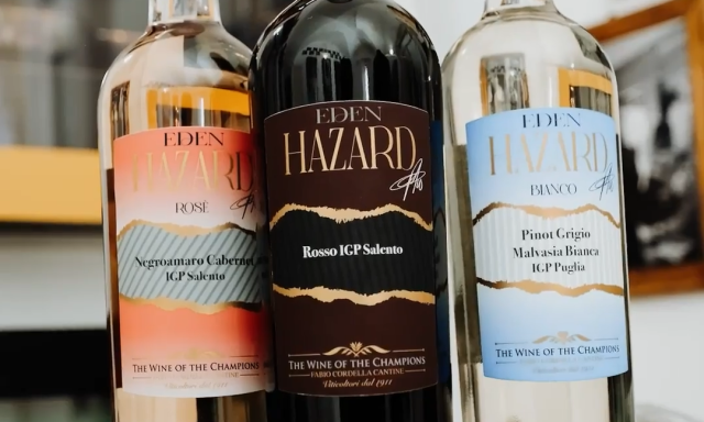 Cosa ci fa Hazard in provincia di Lecce? Eden fa una sorpresa ai bambini e...