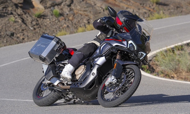 MV Agusta Enduro Veloce: dotazione più ricca e nuovi colori per il 2026