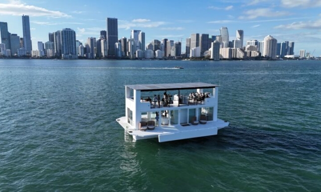 Villa 50, la casa galleggiante con interni firmati Pininfarina