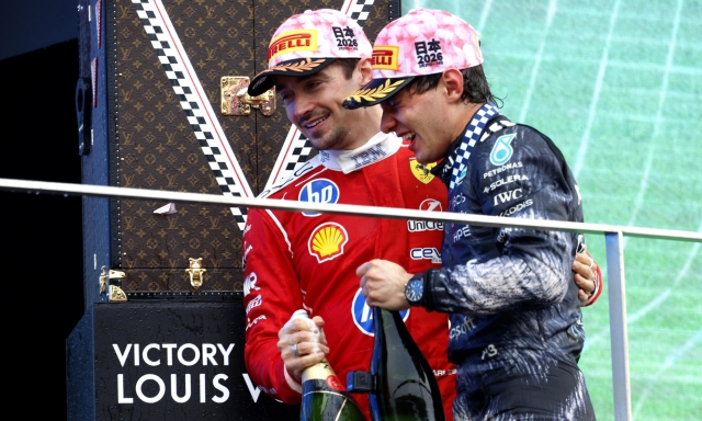 Ferrari, stavolta è Leclerc che soffia il podio a Hamilton. E dai box gli urlano: "Hai due p.... d'acciaio!"