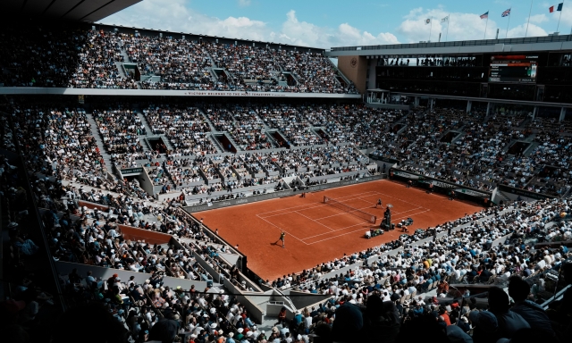 Roland Garros, il montepremi sale a oltre 61 milioni di euro. E c'è il via libera ai Whoop
