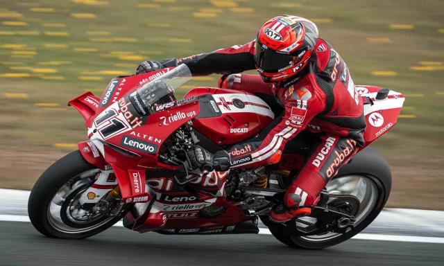 Superbike Assen: Bulega vince Gara-1 su Lecuona e Sam Lowes