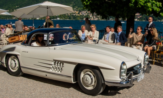 Ad una Mercedes 300 SL Roadster la Coppa d'oro di Villa d'Este