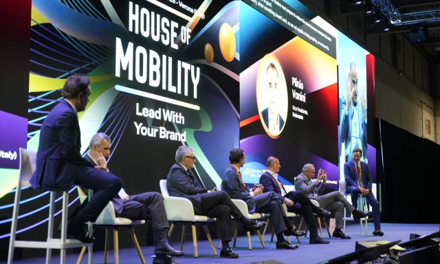 Auto, tra crisi e prospettive: il confronto al Dealer Day
