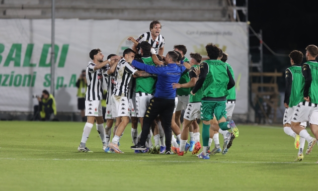 Playoff di Serie C, l'Ascoli ne fa 4 al Catania: finale a un passo. Salernitana-Brescia 1-1 nel recupero