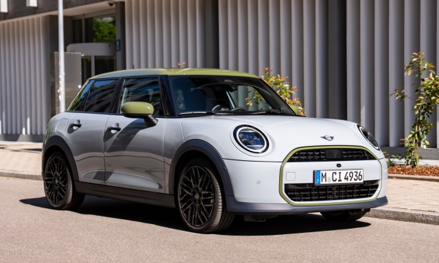 Mini Paul Smith Edition: disponibile la serie speciale ispirata agli Anni 90