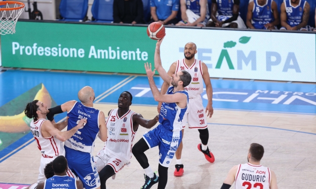 Semifinale scudetto: super Della Valle, Brescia va sull'1-1 con Milano