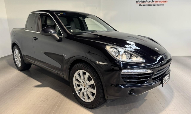 Porsche Cayenne trasformata in pick-up: 41 mila euro per immatricolarla