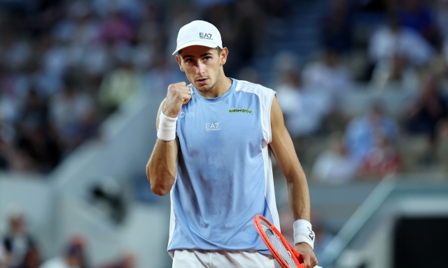 Arnaldi, il maratoneta del tennis: ai quarti giocando 17 ore e 42 minuti ed è record!