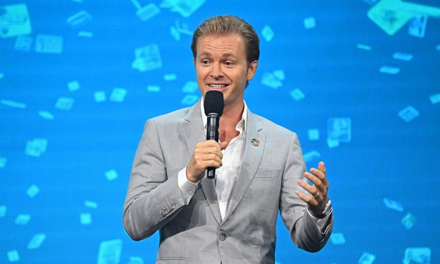Rosberg: "Schumi? Per colpa sua in ritardo alle riunioni. Mi ha costretto a fare pipì in un secchio"