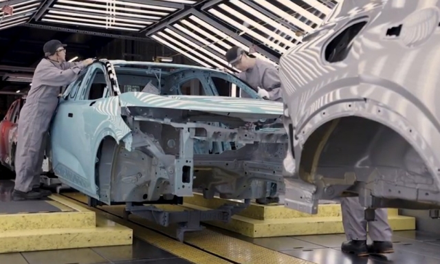 Chery pronta a produrre auto in Regno Unito: allo studio un accordo con Nissan