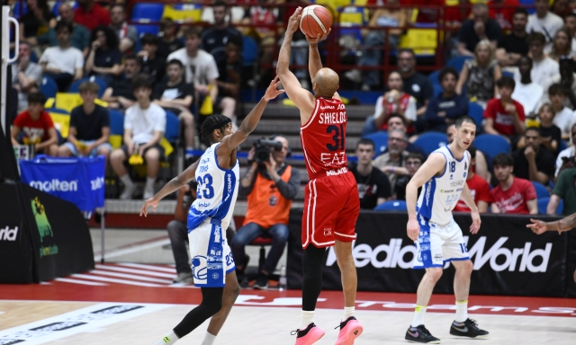 Semifinale playoff senza storia: Milano e Shields annientano Brescia e si portano 2-1 nella serie
