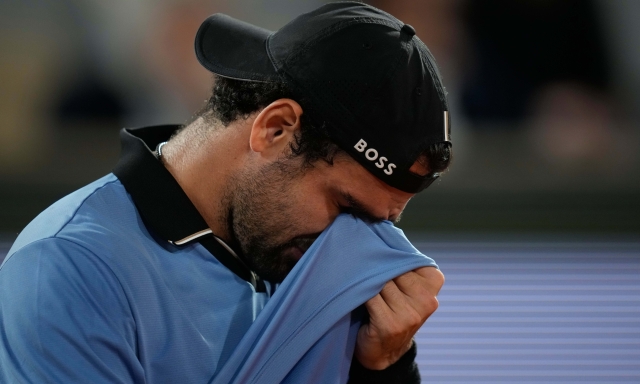 Il dolore sempre più forte e la resa: il calvario di Berrettini. Che promette: "Non è stato l’ultimo torneo che giocherò"