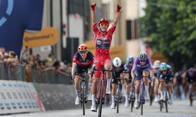Giro Women, Elisa Balsamo vince a Brescello e cala il poker. Van der Breggen resta in rosa