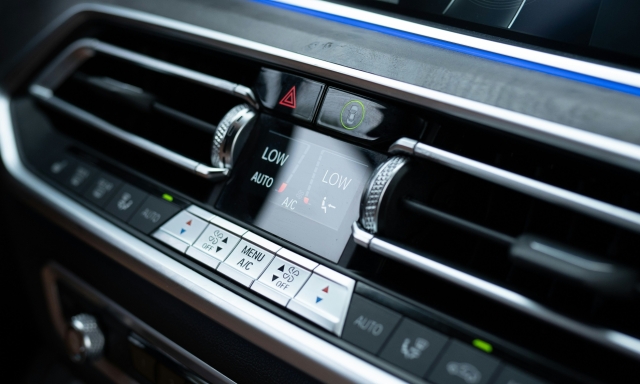 Estate in auto, due errori comuni che possono valere fino a 444 euro di multa