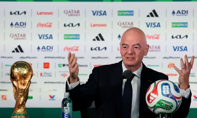 Infantino: "Felice per l'Iran, li avrei portati qui in bus. L'arbitro somalo? La Fifa non controlla tutto..."