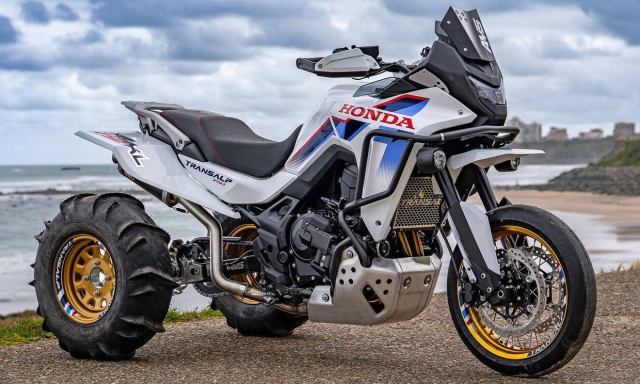 Honda Transalp a tre ruote e Hornet stile RC30, le "follie" di Wheels and Waves 2026