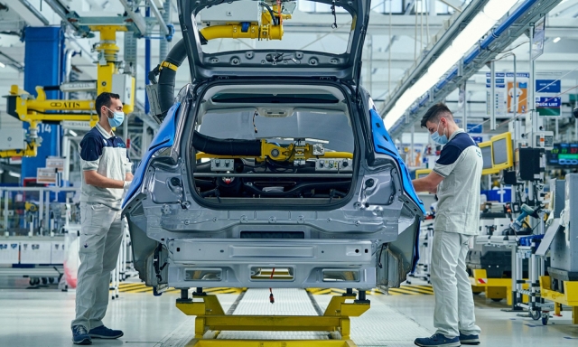 Stellantis, Volkswagen e Renault chiedono incentivi alla Ue per tornare a produrre in Europa
