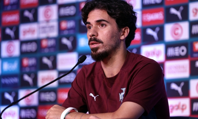 Diogo Jota 27° uomo del Portogallo al Mondiale, in campo tutti col braccialetto col suo nome