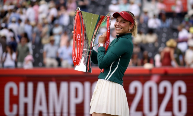 La terza vita di Donna Vekic: dal fondo del ranking al trionfo al Queen’s da ripescata