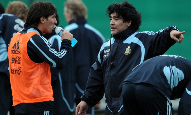 L'unico Mondiale senza gol per Messi? Lo allenava Maradona. Storia di coccole, lacrime ed equivoci tattici