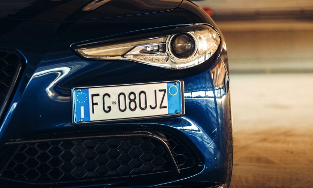 Targa persa o rubata: cosa fare subito