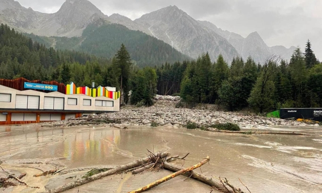 Frana alla Biathlon Arena di Anterselva, poco prima si allenavano Vittozzi e le altre azzurre
