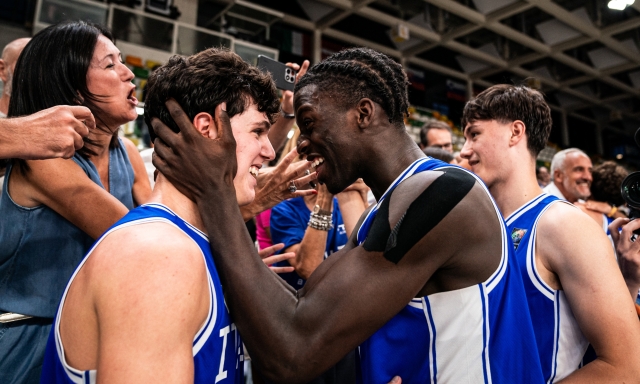 Italia Under18 in finale all’Europeo dopo 34 anni! Decide una tripla alla sirena di Di Meo