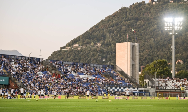 Caso abbonamenti, il Como spiega: ecco cosa rischiano i tifosi se non vanno allo stadio
