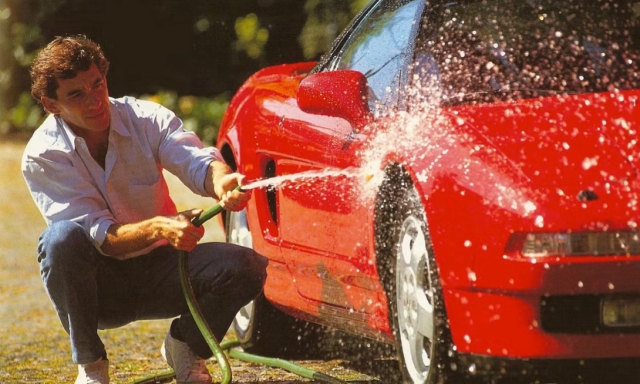 La Honda Nsx di Ayrton Senna va di nuovo all'asta